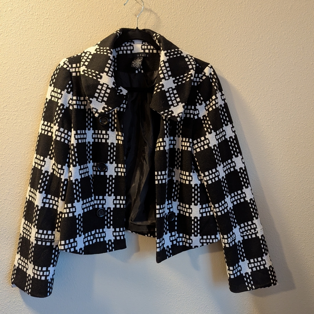 Grace Black and White Blazer Size 6